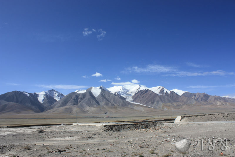 기상청 snowy peaks in Qinghai province