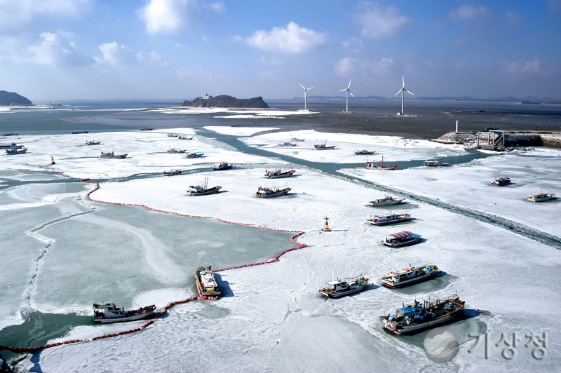 기상청 얼어 붙은 항구