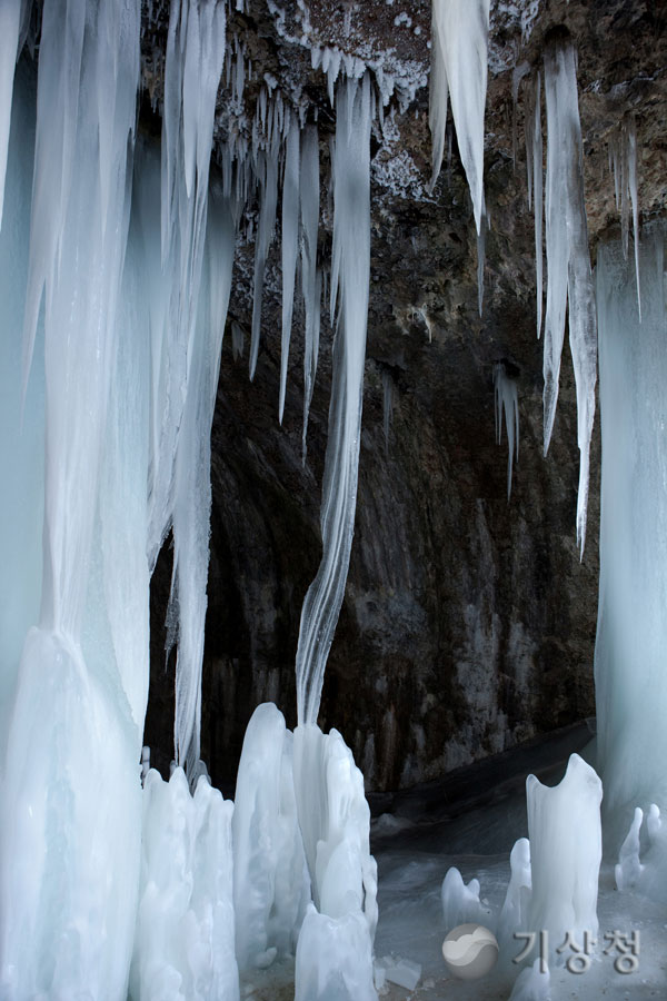 기상청 자연의 신비(역 고드름)