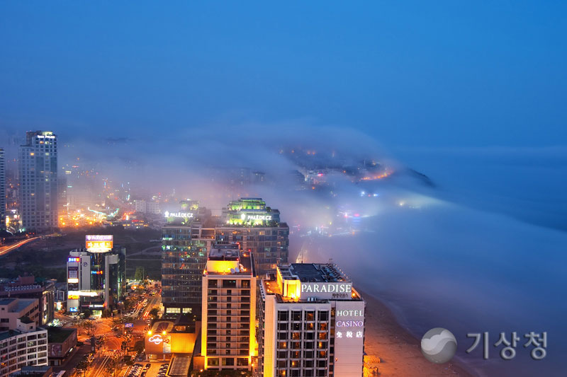 기상청 해무속의 해운대