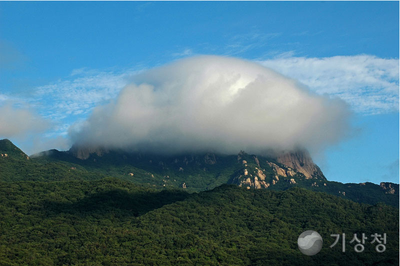 기상청 모자 쓴 북한산