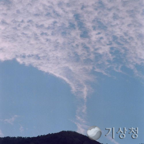 기상청 상승하는 벌집구름