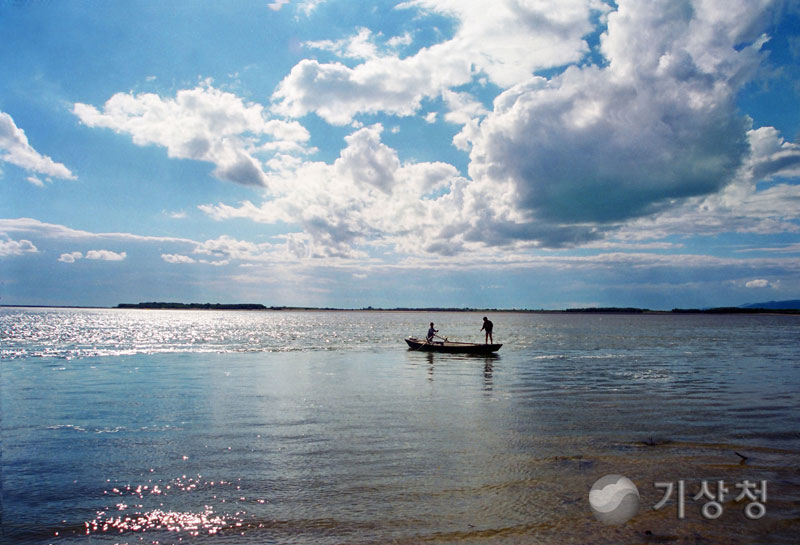 기상청 물위에 적운