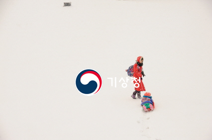 기상청 흰눈 사이로 썰매를 타고