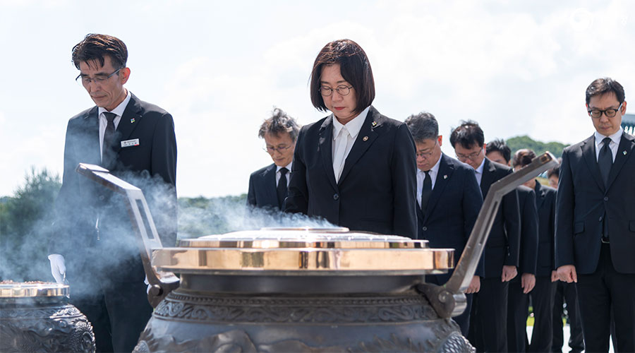 이미선 기상청장, 국립대전현충원 참배