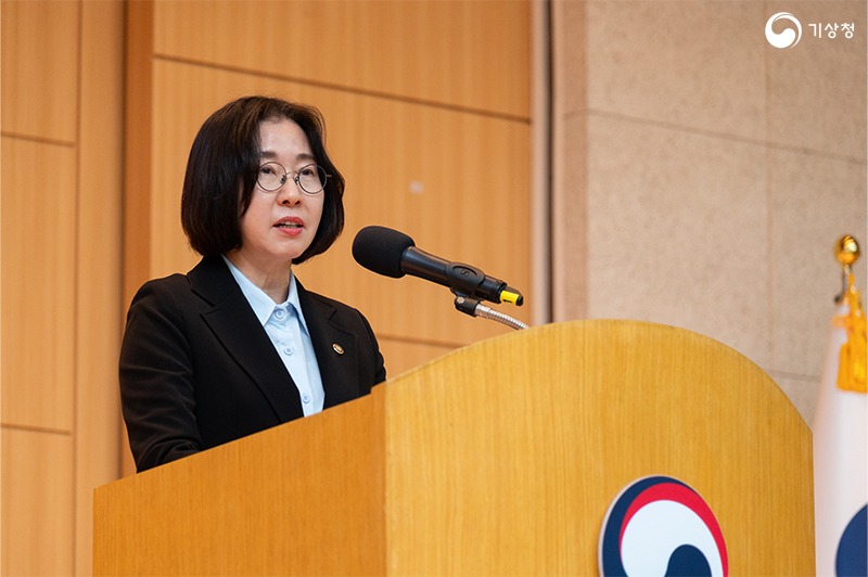 이미선 기상청장이 시무식에서 신년사를 하는 모습 1