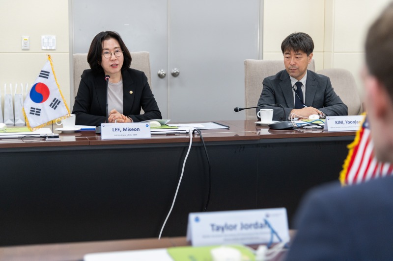 이미선 기상청장이 NOAA 차관보와 협력 방안을 논의하는 모습 2