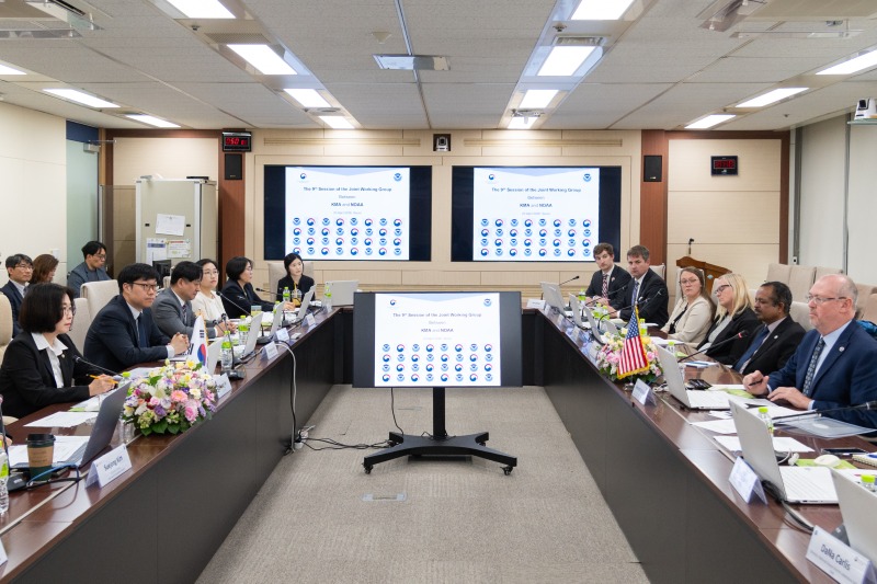 한-미 각국 대표단이 기상협력회의를 하는 모습